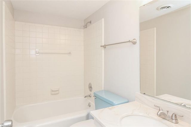 999 Nottingham Road, High Point, NC 27262