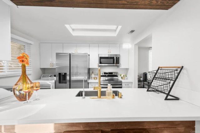 9543 Cottonwood Avenue A, Santee, CA 92071