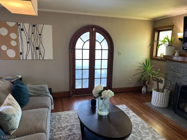 123 E 6th Avenue, Roselle Boro, NJ 07203