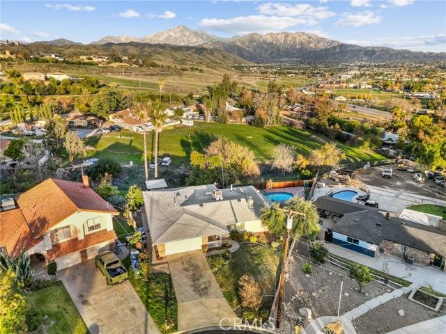 31976 Linda Ladera, Yucaipa, CA 92399