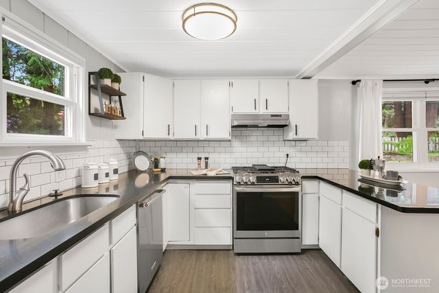 14841 88th Avenue NE, Kenmore, WA 98028