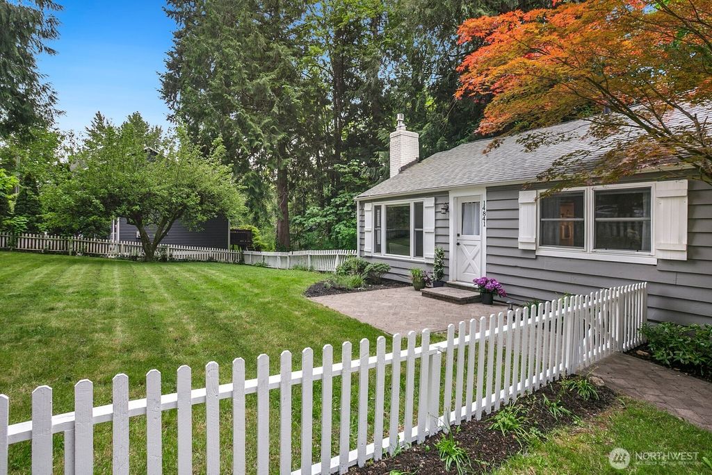 14841 88th Avenue NE, Kenmore, WA 98028
