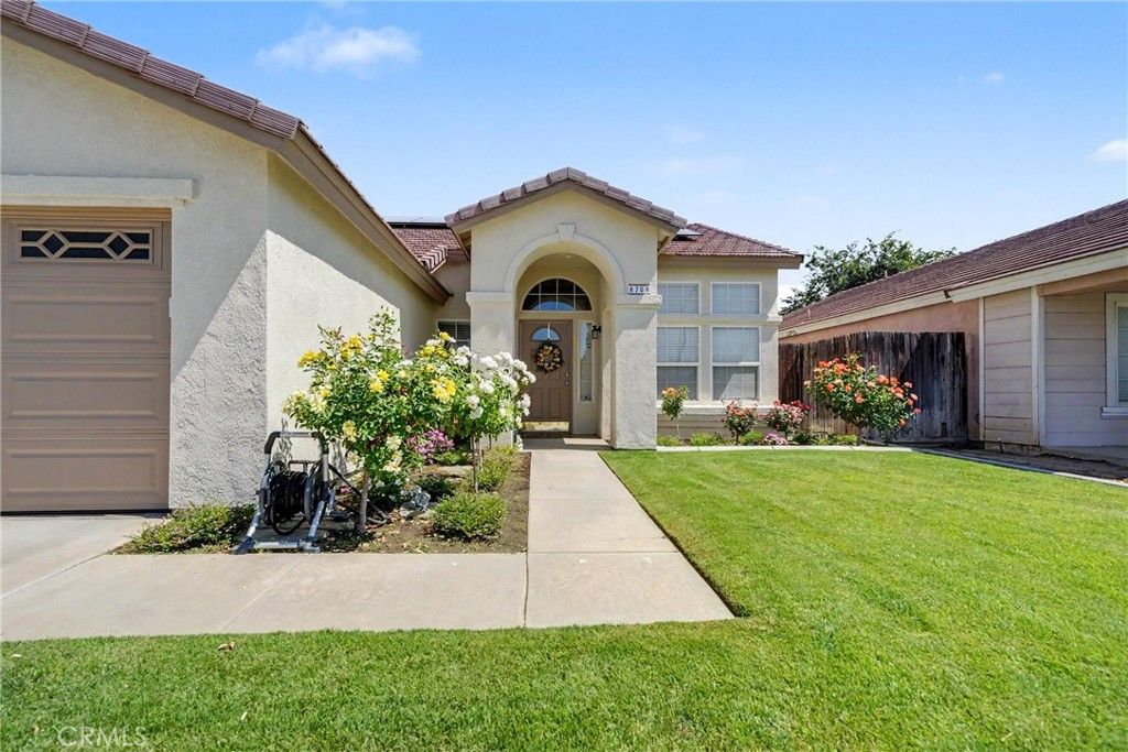 Image 4 of property listing at 8708 Rollingbay, Bakersfield, CA 93312