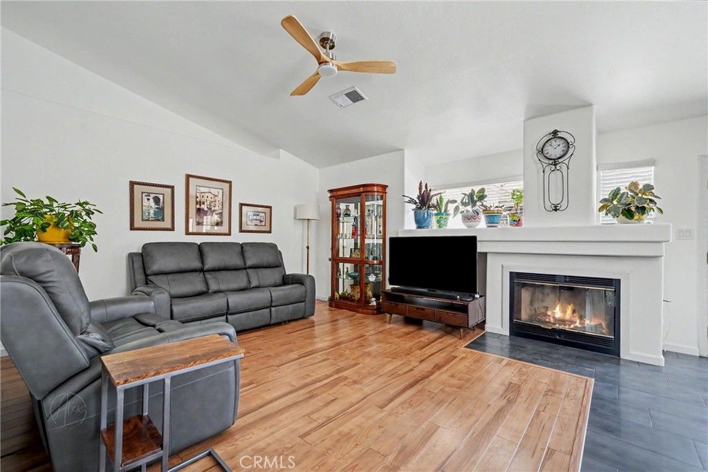 Image 6 of property listing at 8708 Rollingbay, Bakersfield, CA 93312