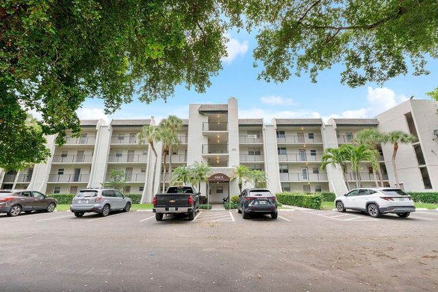 9450 Poinciana Place 211, Davie, FL 33324