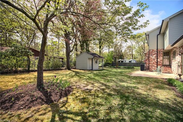 352 Wendwood DR, Newport News, VA 23602