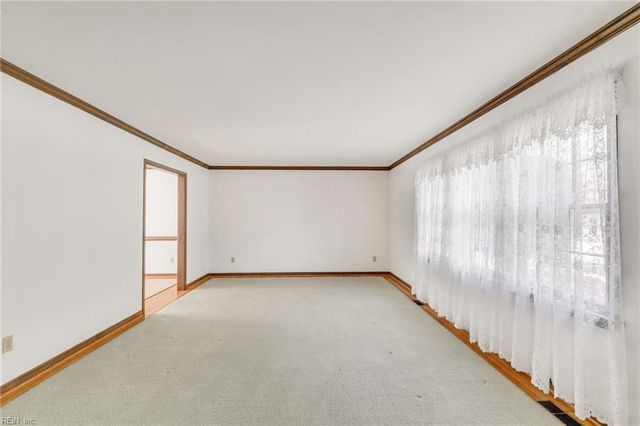 352 Wendwood DR, Newport News, VA 23602