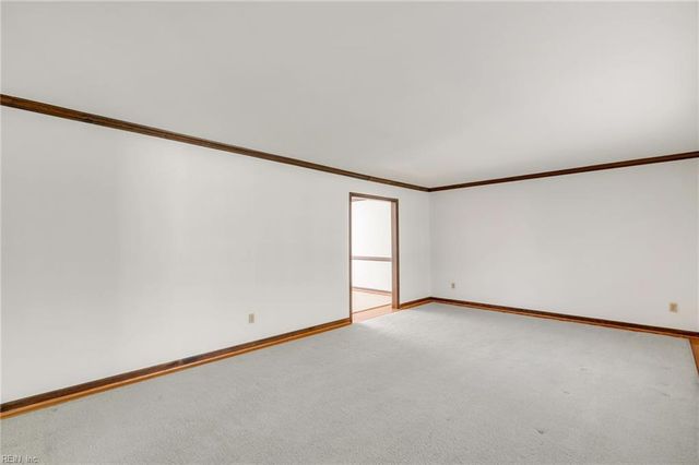 352 Wendwood DR, Newport News, VA 23602