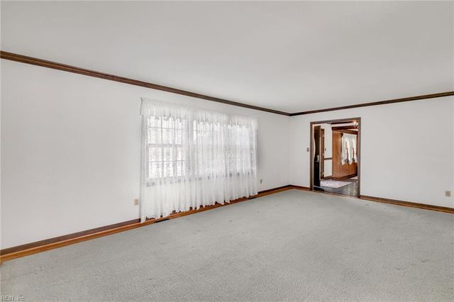 352 Wendwood DR, Newport News, VA 23602