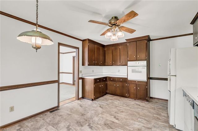 352 Wendwood DR, Newport News, VA 23602