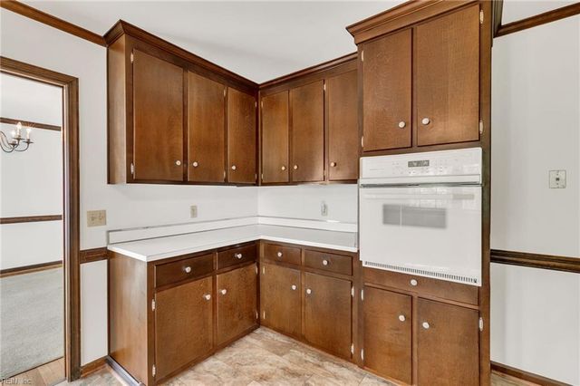 352 Wendwood DR, Newport News, VA 23602