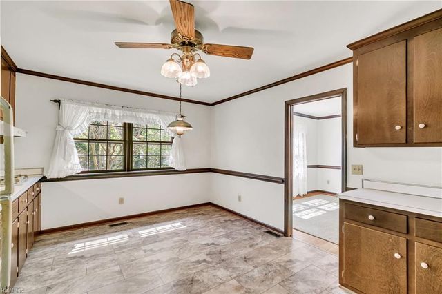 352 Wendwood DR, Newport News, VA 23602