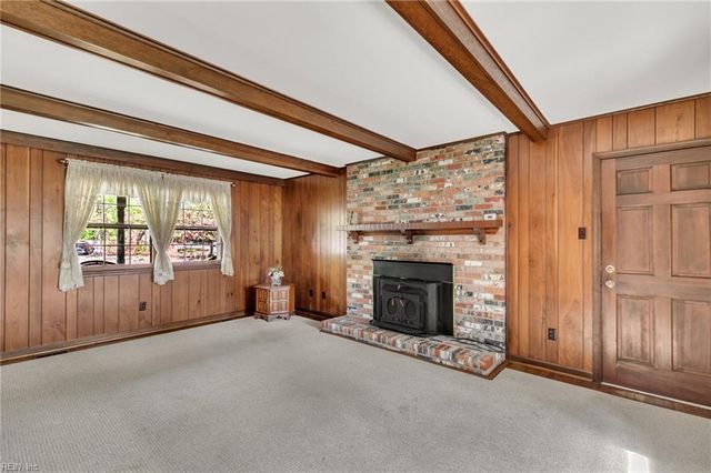352 Wendwood DR, Newport News, VA 23602
