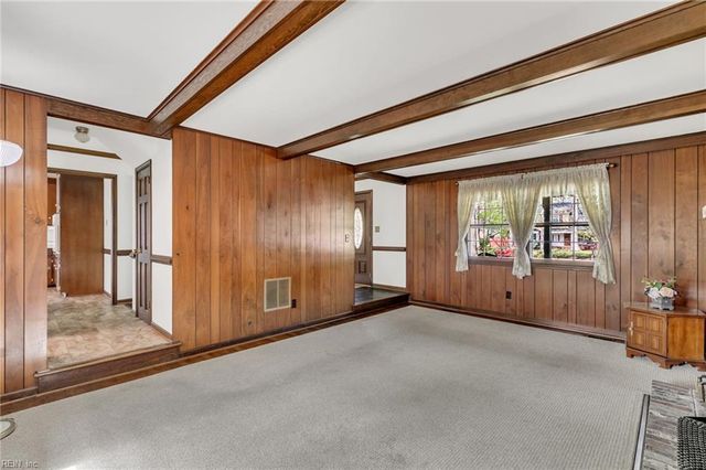 352 Wendwood DR, Newport News, VA 23602