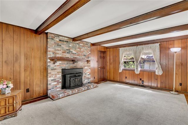 352 Wendwood DR, Newport News, VA 23602