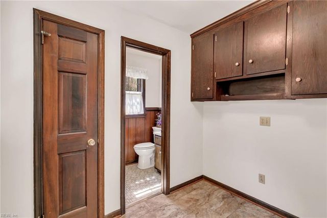 352 Wendwood DR, Newport News, VA 23602