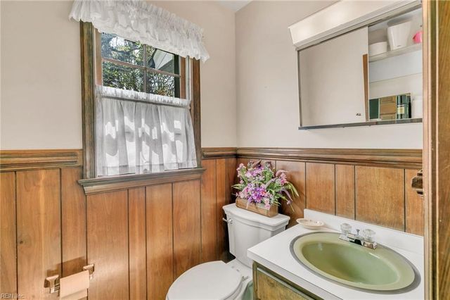 352 Wendwood DR, Newport News, VA 23602