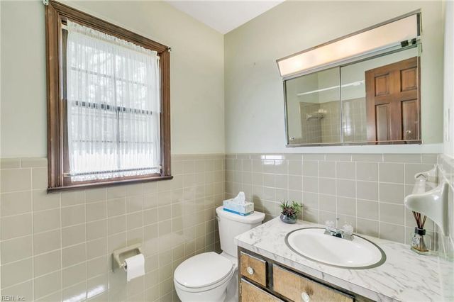 352 Wendwood DR, Newport News, VA 23602