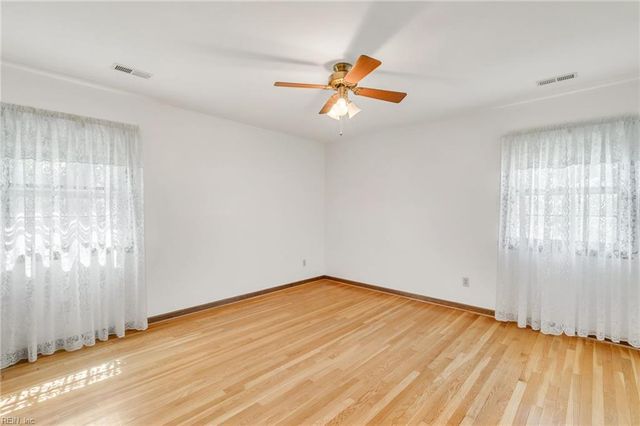 352 Wendwood DR, Newport News, VA 23602