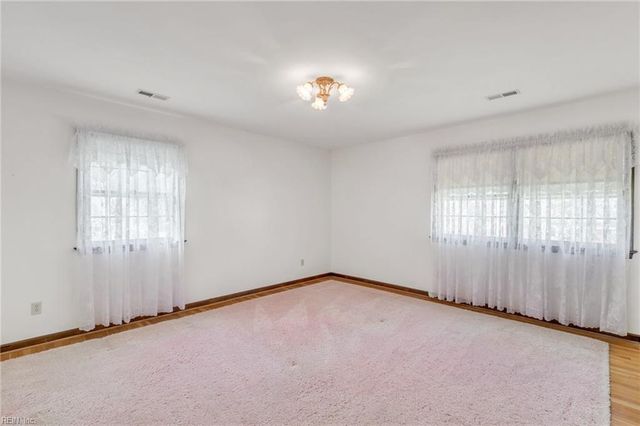 352 Wendwood DR, Newport News, VA 23602
