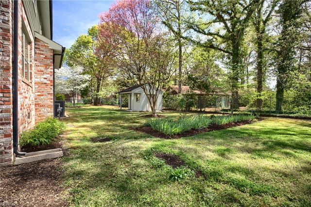352 Wendwood DR, Newport News, VA 23602