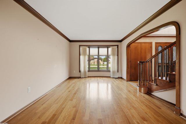 38300 Santa Barbara Street, Clinton, MI 48036