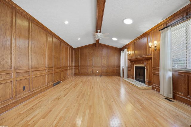 38300 Santa Barbara Street, Clinton, MI 48036