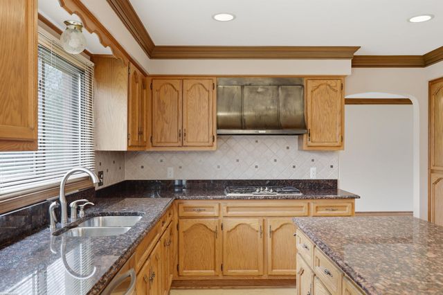 38300 Santa Barbara Street, Clinton, MI 48036