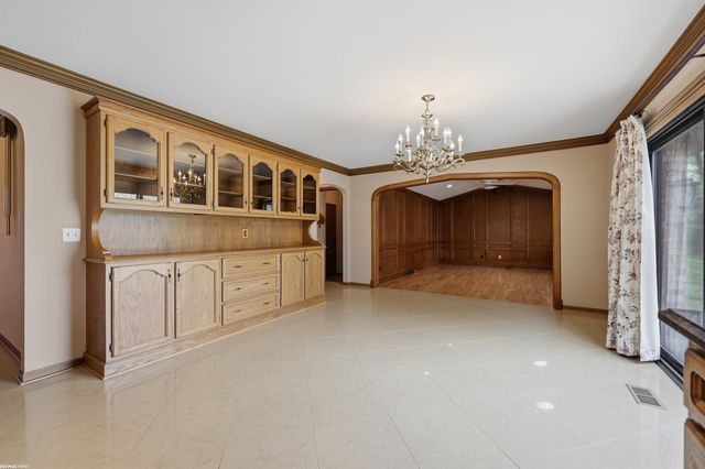 38300 Santa Barbara Street, Clinton, MI 48036