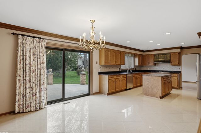 38300 Santa Barbara Street, Clinton, MI 48036