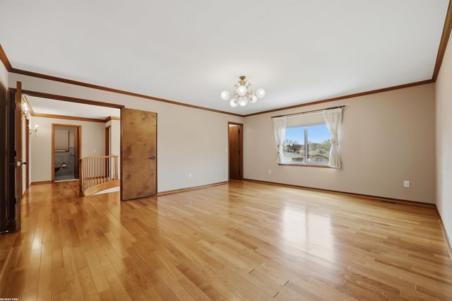 38300 Santa Barbara Street, Clinton, MI 48036