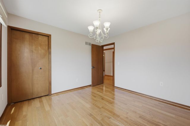 38300 Santa Barbara Street, Clinton, MI 48036