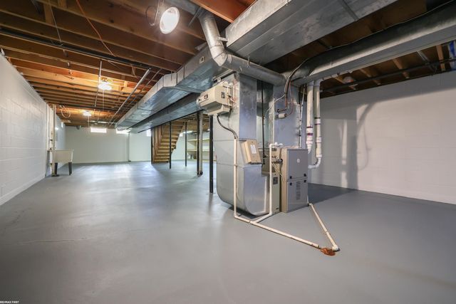 38300 Santa Barbara Street, Clinton, MI 48036