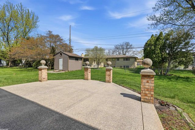 38300 Santa Barbara Street, Clinton, MI 48036