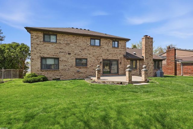 38300 Santa Barbara Street, Clinton, MI 48036