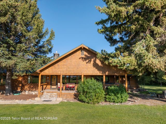 36 STONEY POINT Road, Dubois, WY 82513