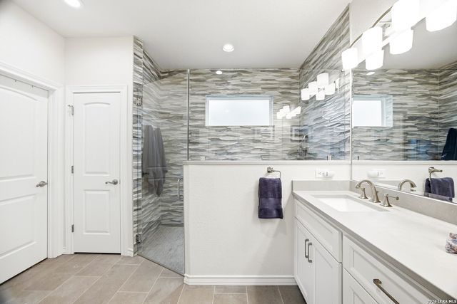 541 Saxet Trl, Spring Branch, TX 78070