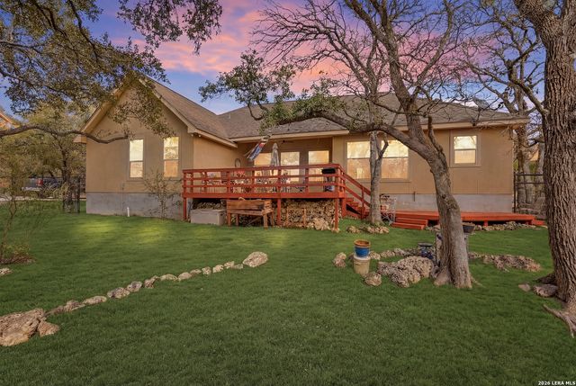 541 Saxet Trl, Spring Branch, TX 78070