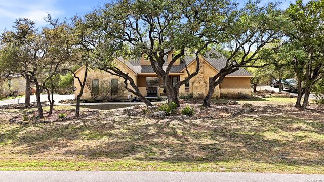541 Saxet Trl, Spring Branch, TX 78070
