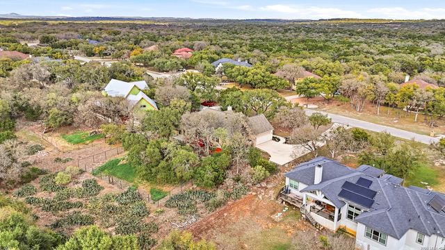 541 Saxet Trl, Spring Branch, TX 78070