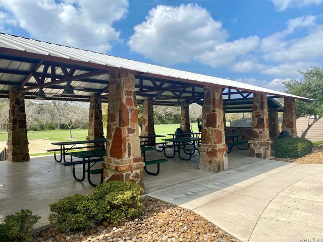 541 Saxet Trl, Spring Branch, TX 78070