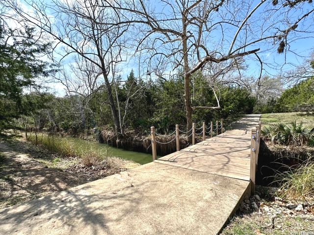 541 Saxet Trl, Spring Branch, TX 78070