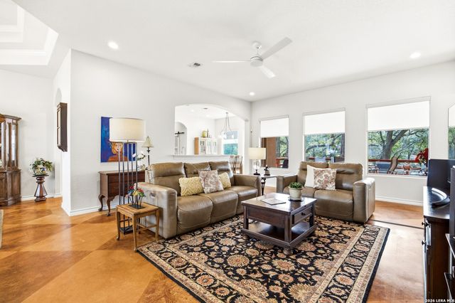 541 Saxet Trl, Spring Branch, TX 78070