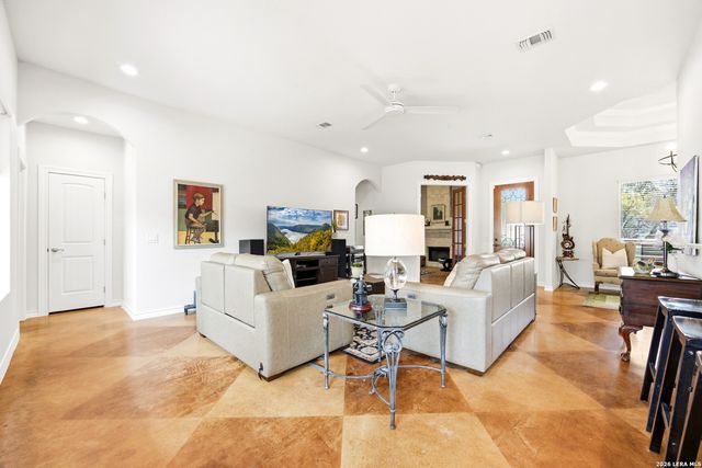 541 Saxet Trl, Spring Branch, TX 78070