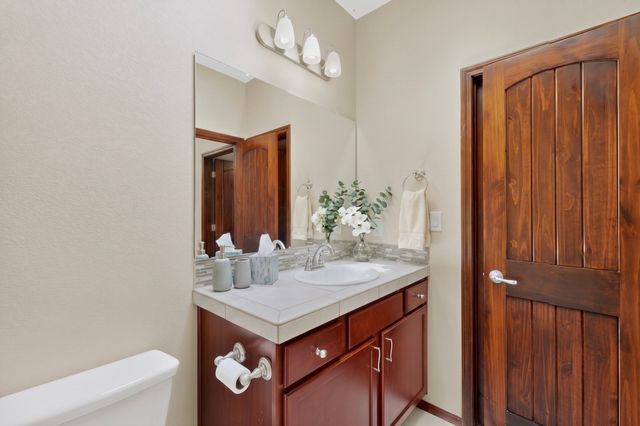 7 Caballo Viejo, Santa Fe, NM 87508