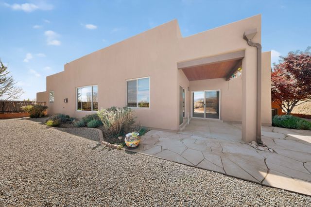 7 Caballo Viejo, Santa Fe, NM 87508