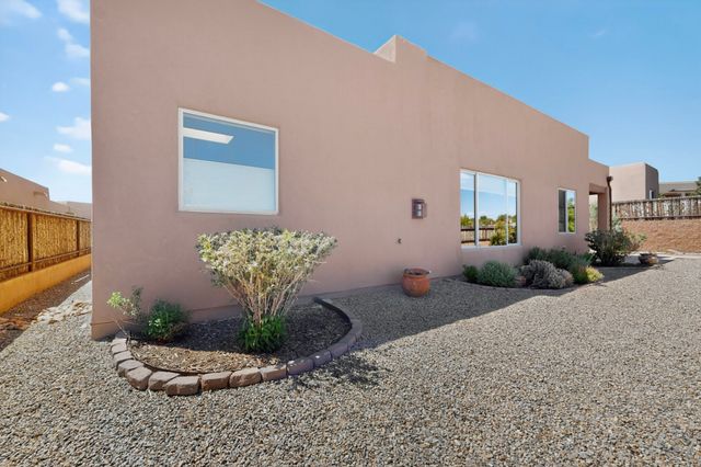 7 Caballo Viejo, Santa Fe, NM 87508