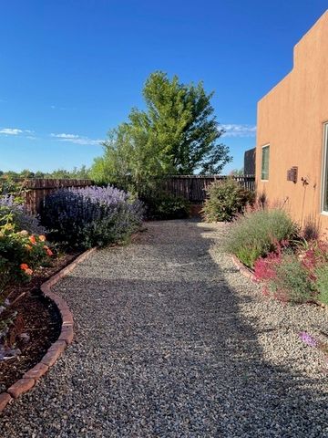 7 Caballo Viejo, Santa Fe, NM 87508