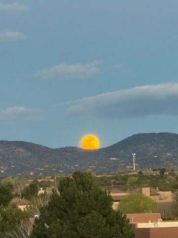 7 Caballo Viejo, Santa Fe, NM 87508