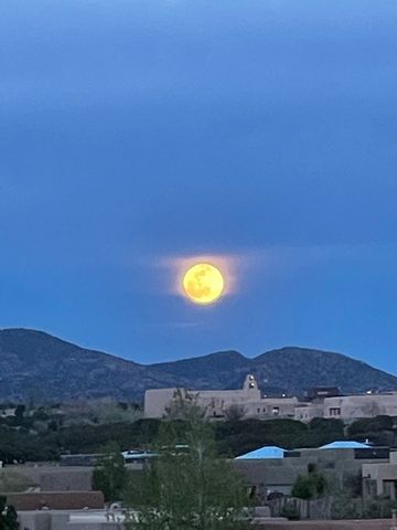 7 Caballo Viejo, Santa Fe, NM 87508